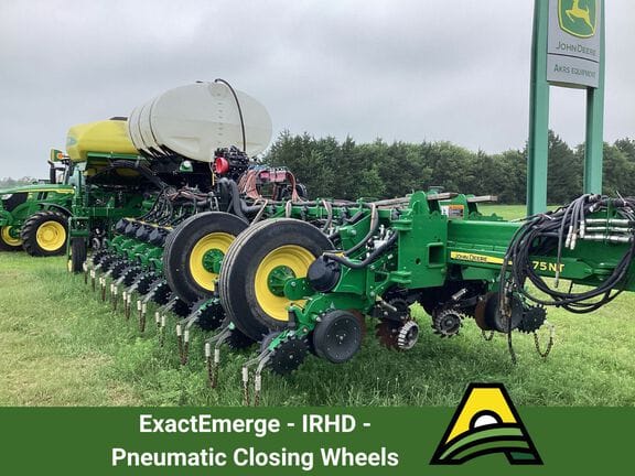 2020 John Deere 1775 Equipment Image0