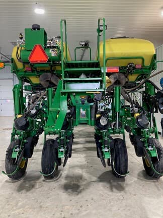 Image of John Deere 1775 equipment image 2
