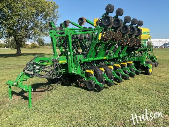 Image of John Deere 1795 equipment image 2