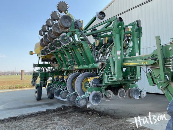 2020 John Deere 1795 Equipment Image0