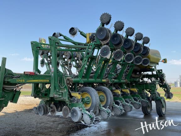Image of John Deere 1795 equipment image 1