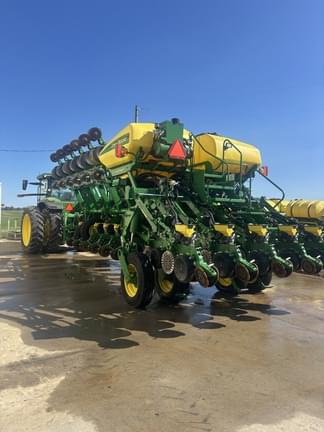 Image of John Deere 1795 equipment image 2