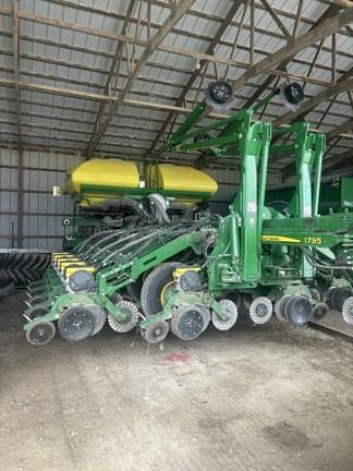 Image of John Deere 1795 equipment image 1