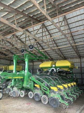 Image of John Deere 1795 Primary image