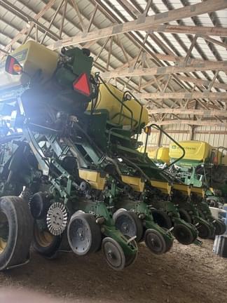 Image of John Deere 1795 equipment image 4