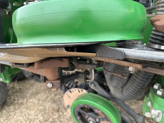 Image of John Deere 1890 equipment image 4