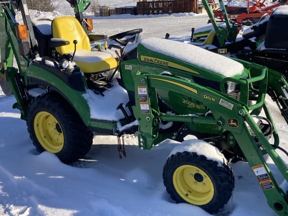2020 John Deere 2025R Equipment Image0
