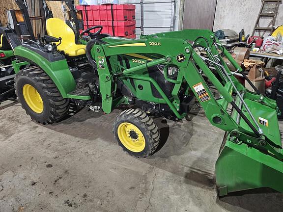 Image of John Deere 2032R Image 0