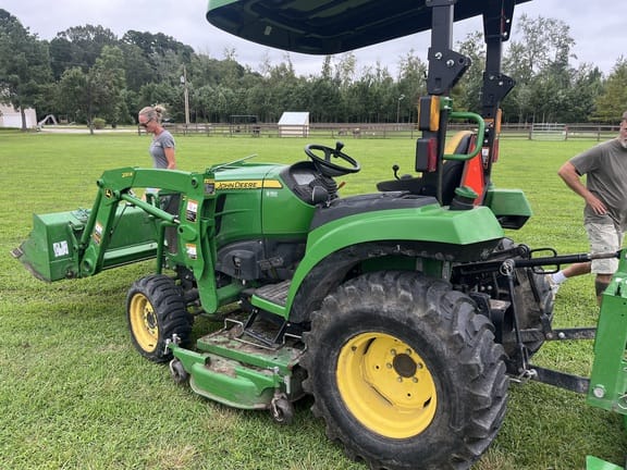 2020 John Deere 2032R Equipment Image0