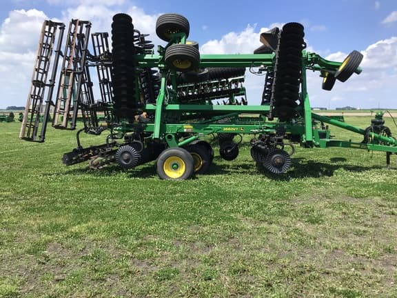 Image of John Deere 2660VT equipment image 3