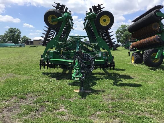 Image of John Deere 2660VT equipment image 2