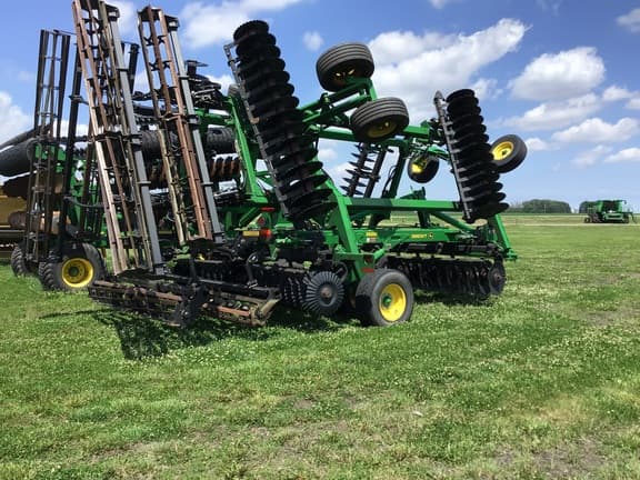 Image of John Deere 2660VT equipment image 4