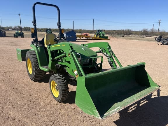 Image of John Deere 3025E equipment image 4