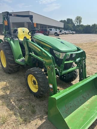 Image of John Deere 3032E equipment image 4