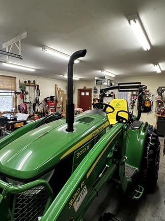 Image of John Deere 3033R equipment image 3
