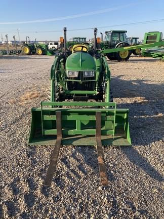Image of John Deere 3038E equipment image 2