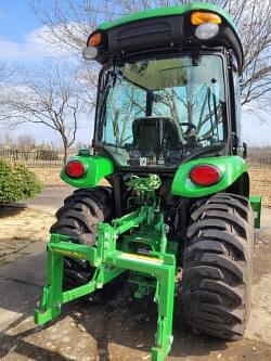 Image of John Deere 3039R equipment image 4