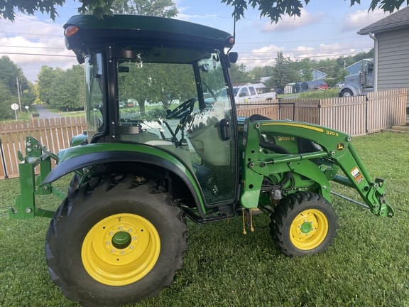 2020 John Deere 3039R Equipment Image0