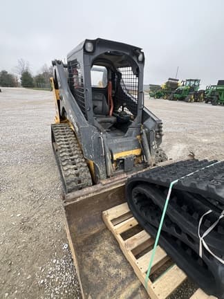 Image of John Deere 317G equipment image 4