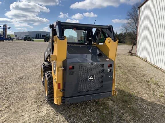 Image of John Deere 318G equipment image 3