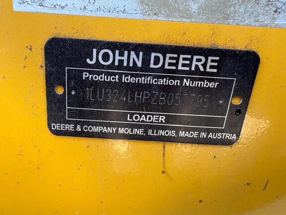 Image of John Deere 324L equipment image 4