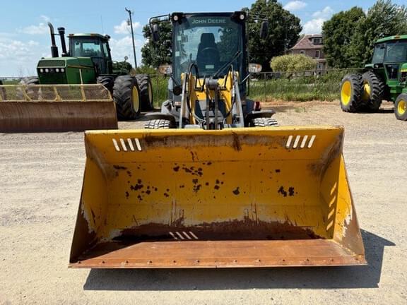 Image of John Deere 324L equipment image 1