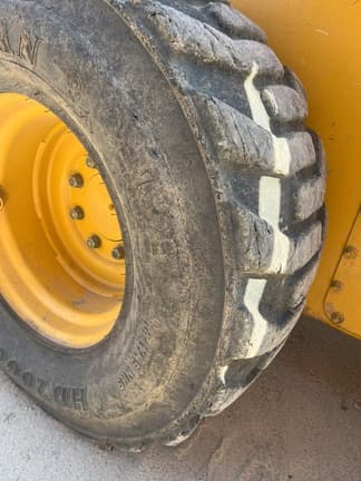 Image of John Deere 330G equipment image 4