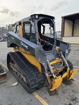 Image of John Deere 331G equipment image 3