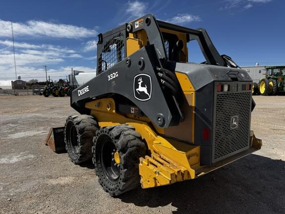 Image of John Deere 332G equipment image 2