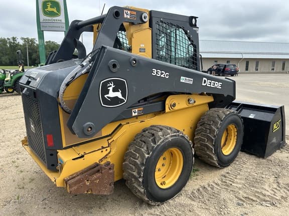 Image of John Deere 332G equipment image 2