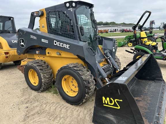 Image of John Deere 332G equipment image 1