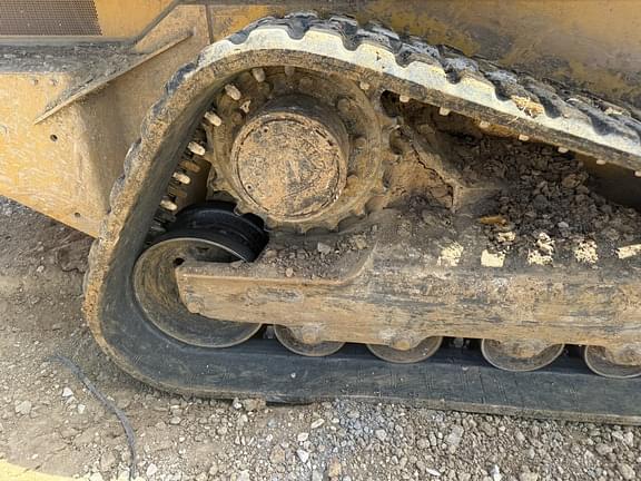 Image of John Deere 333G equipment image 4