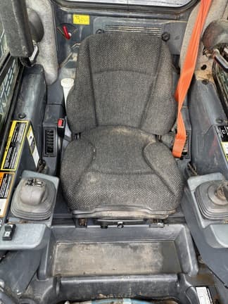 Image of John Deere 333G equipment image 4