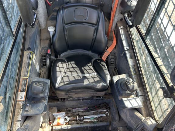 Image of John Deere 333G equipment image 3