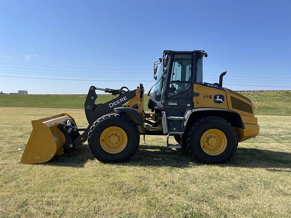 Image of John Deere 344L equipment image 1