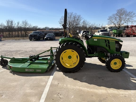 Image of John Deere 4044M equipment image 4