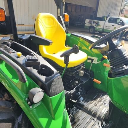 Image of John Deere 4044R equipment image 2