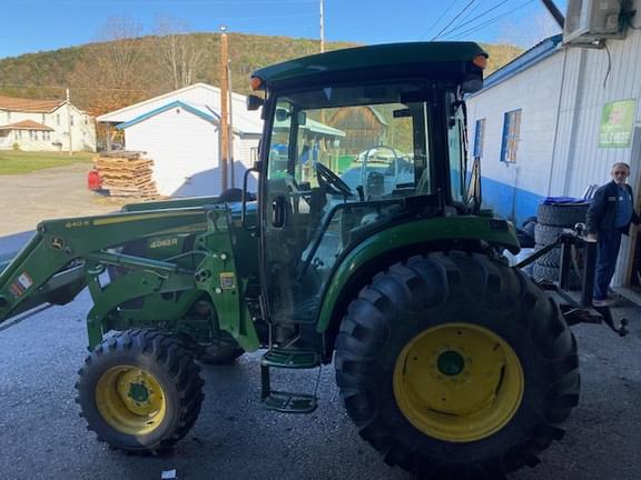 Image of John Deere 4052R equipment image 3