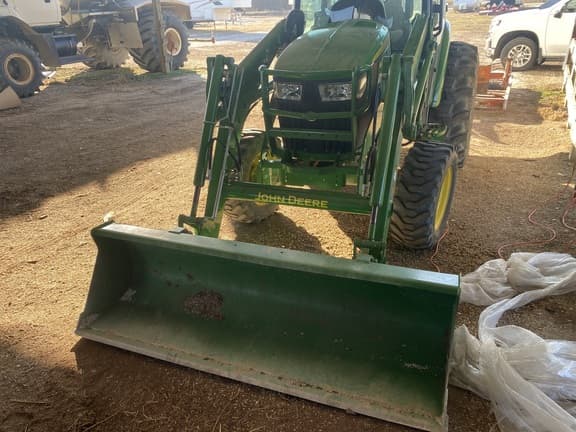 Image of John Deere 4066R equipment image 2