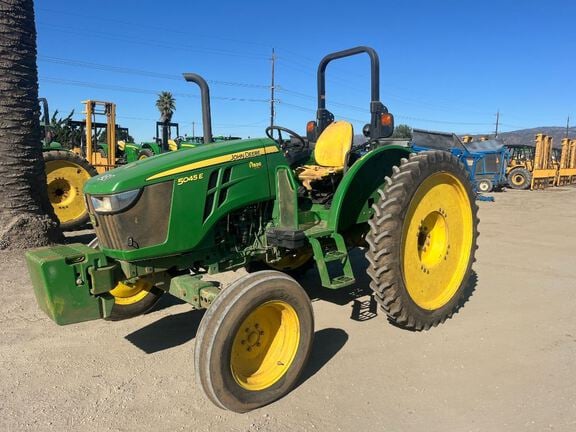 2020 John Deere 5045E Equipment Image0