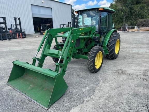 Image of John Deere 5065E equipment image 2