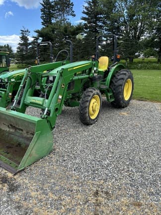 Image of John Deere 5065E equipment image 2