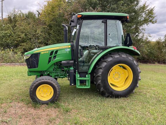 Image of John Deere 5075E equipment image 2