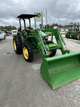 Image of John Deere 5075E equipment image 4