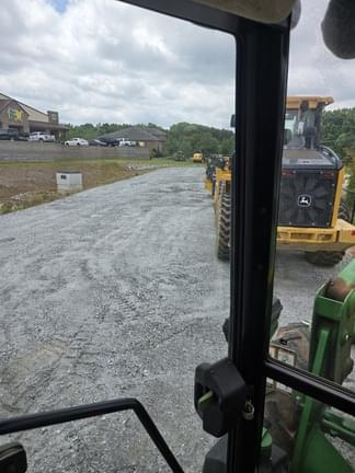 Image of John Deere 5090E equipment image 4