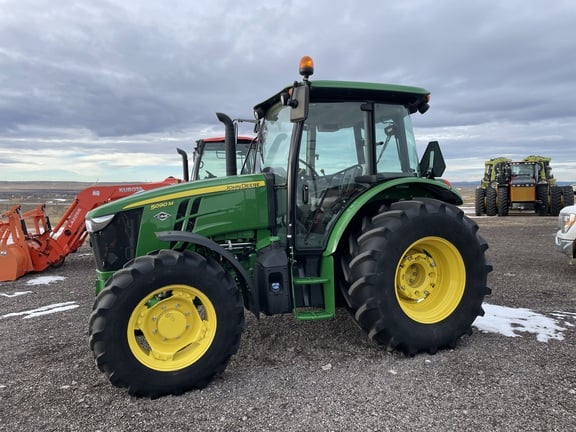 2020 John Deere 5090M Equipment Image0