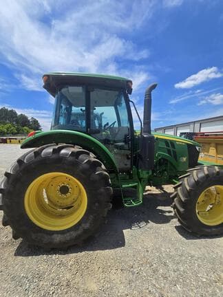 Image of John Deere 5090M equipment image 4