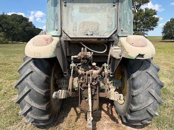 Image of John Deere 5100E equipment image 4