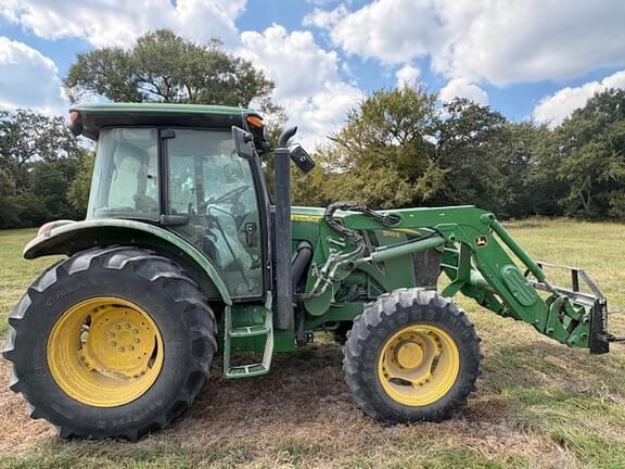 Image of John Deere 5100E equipment image 3