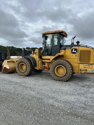 Image of John Deere 524L equipment image 1